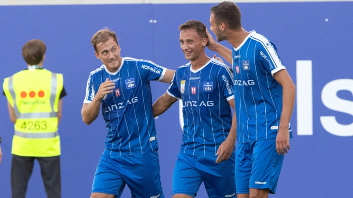 Tobias Koch (m.) spielt ab Sommer in Kärnten | Tobias Koch (m.) spielt ab Sommer in Kärnten