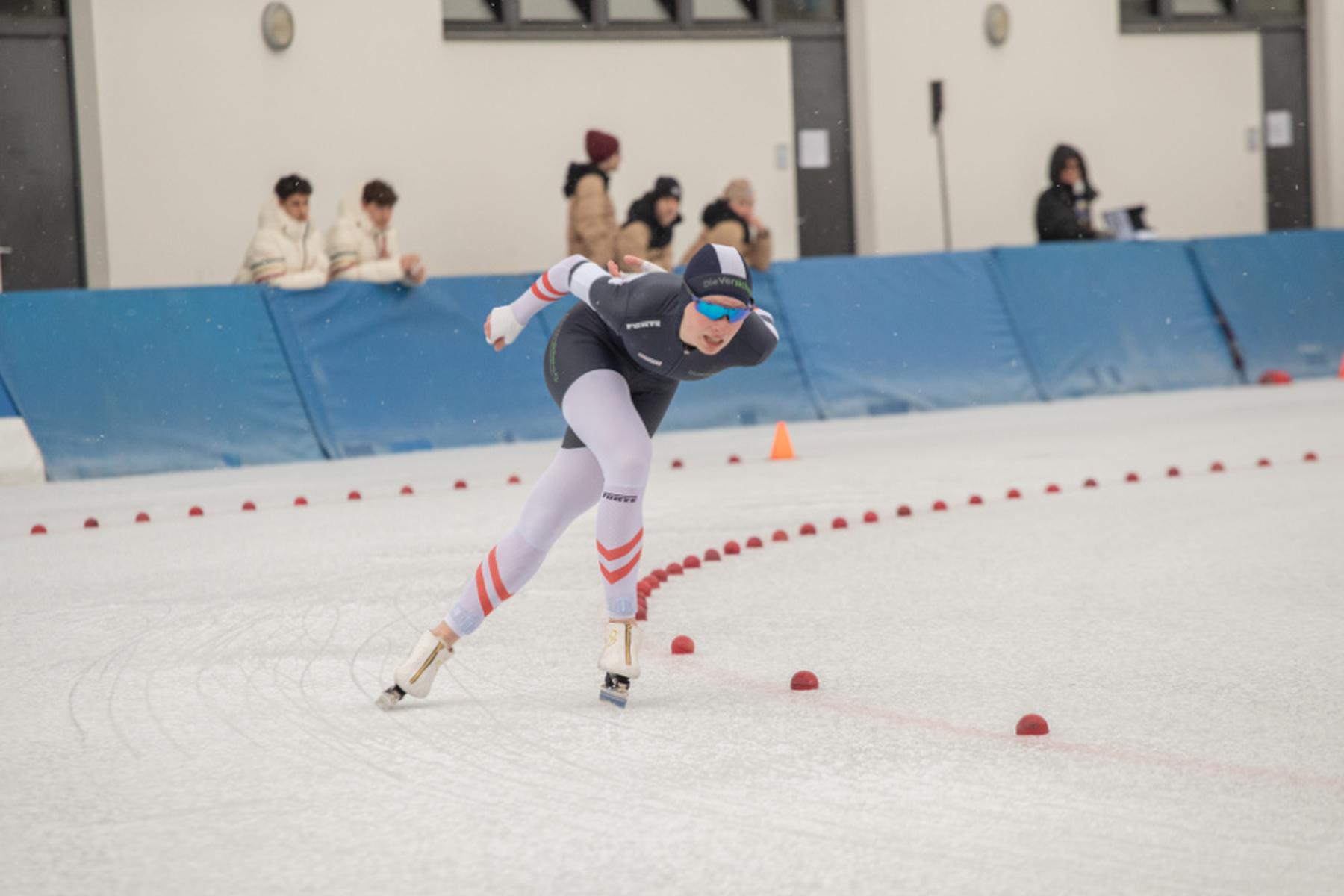 Calgary: Juniorinnenweltrekord für Eisschnellläuferin Rosner