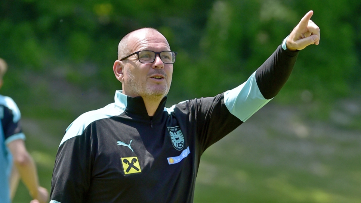 U17-Teamchef Scherb orchestrierte die Glanzleistung gegen Dänemark | U17-Teamchef Scherb orchestrierte die Glanzleistung gegen Dänemark