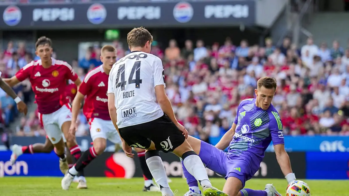 Vitek hütete Uniteds Tor in der Vorbereitung | Vitek hütete Uniteds Tor in der Vorbereitung