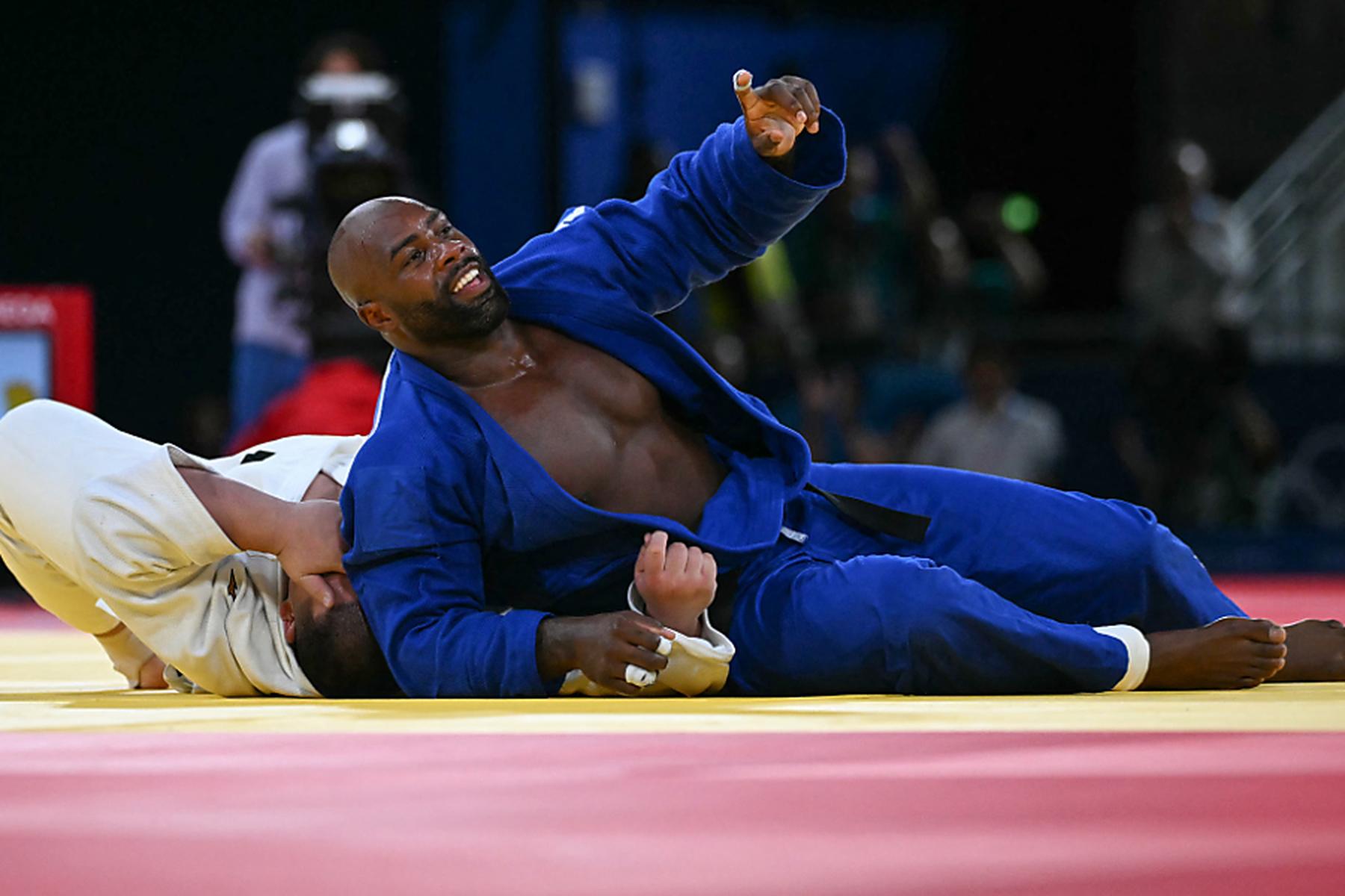Paris: Judoka Teddy Riner jubelte mit Team über fünftes Gold
