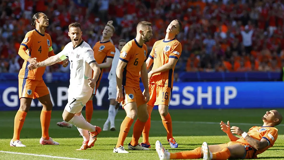 Eigentor von Malen sorgte für Österreichs 1:0 | Eigentor von Malen sorgte für Österreichs 1:0