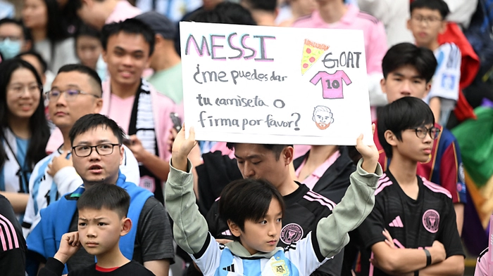 Fans warteten vergeblich auf Messi-Einsatz | Fans warteten vergeblich auf Messi-Einsatz