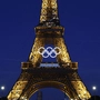 Der Eiffelturm steht derzeit auch im Zeichen der fünf Ringe
