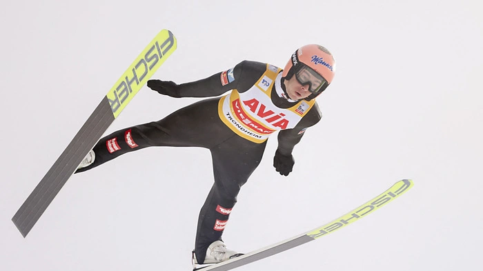 Kraft triumphiert in Vikersund und ist Gesamtweltcupsieger | Kraft triumphiert in Vikersund und ist Gesamtweltcupsieger