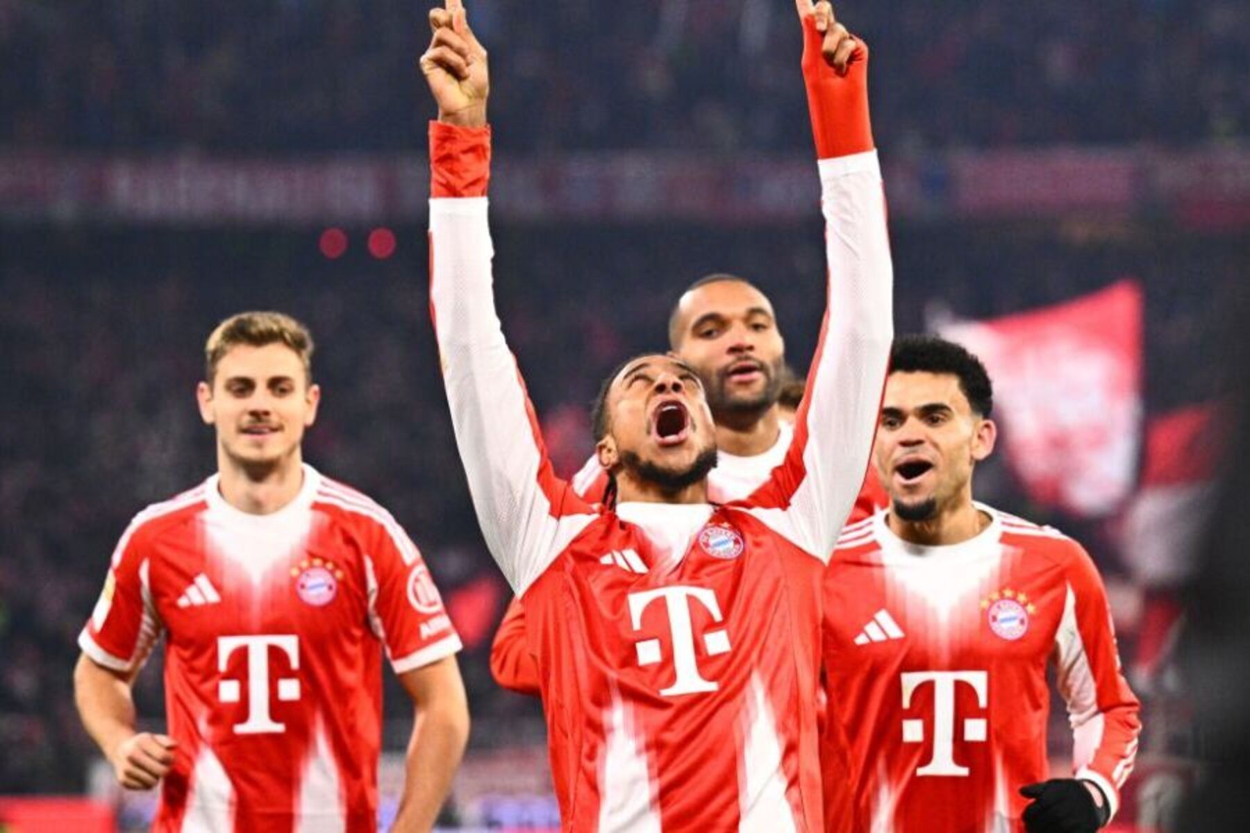 Mönchengladbach: Bayern schießen Wolfsburg mit 8:1 aus der Allianz Arena