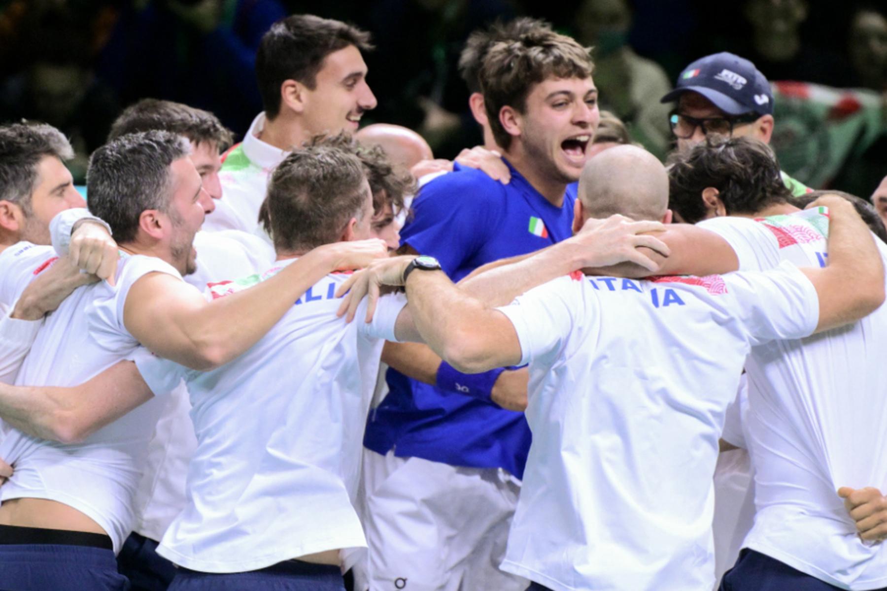 Italija brez Sinnerja osvojila tretji zaporedni Davisov pokal