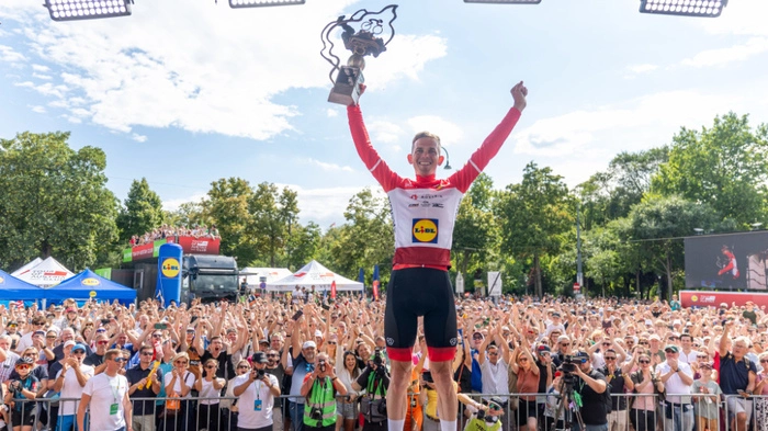 Ein rot-weiß-roter Sieger beim Tour-Jubiläum | Ein rot-weiß-roter Sieger beim Tour-Jubiläum