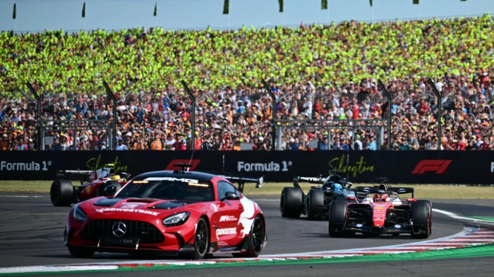 Leclerc fuhr hinter dem Safety Car zum Sieg | Leclerc fuhr hinter dem Safety Car zum Sieg