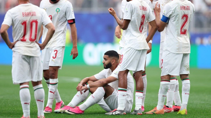 Saibari (sitzend) für Viertelfinale nicht bereit | Saibari (sitzend) für Viertelfinale nicht bereit