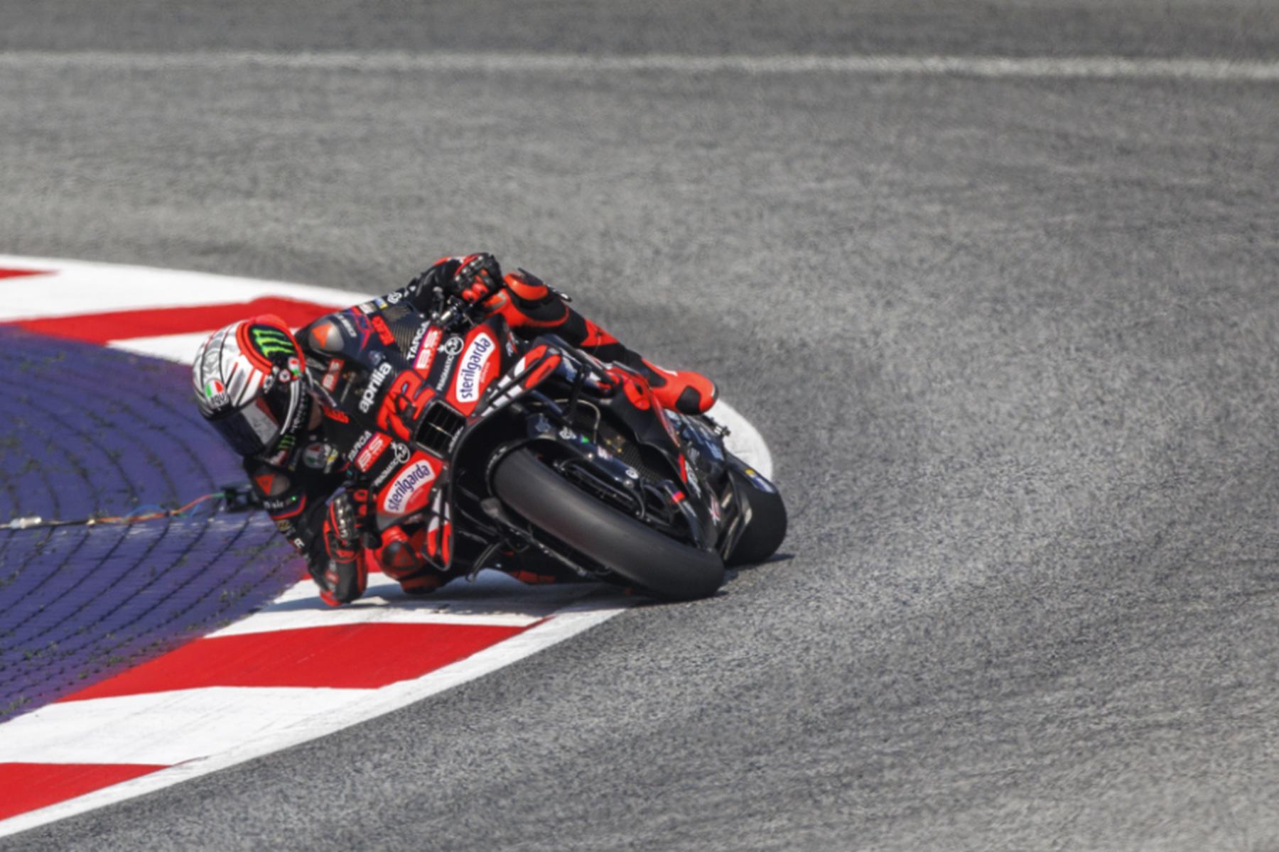 Spielberg: Bezzecchi in Spielberg auf Pole - Marc Marquez gestürzt