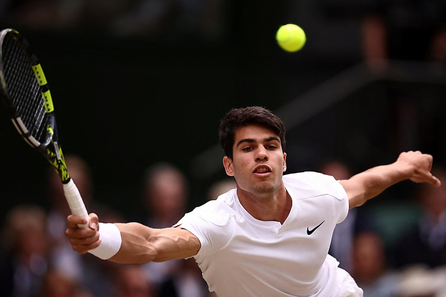 London: Titelverteidiger Alcaraz zieht ins Wimbledon-Finale ein