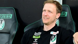 Max Senft zieht es ins Ausland | Max Senft zieht es ins Ausland