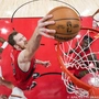 Jakob Pöltl erzielte gegen die Phoenix Suns 17 Punkte | Jakob Pöltl erzielte gegen die Phoenix Suns 17 Punkte