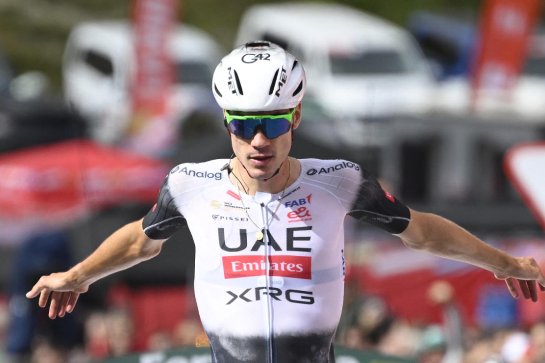 Los Corrales de Buelna: Zweiter Vuelta-Etappensieg für UAE-Problemkind Ayuso