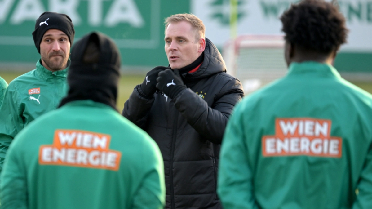 Trainer Hoff Thorup und seine Rapid-Elf sind im Ländle gefordert | Trainer Hoff Thorup und seine Rapid-Elf sind im Ländle gefordert