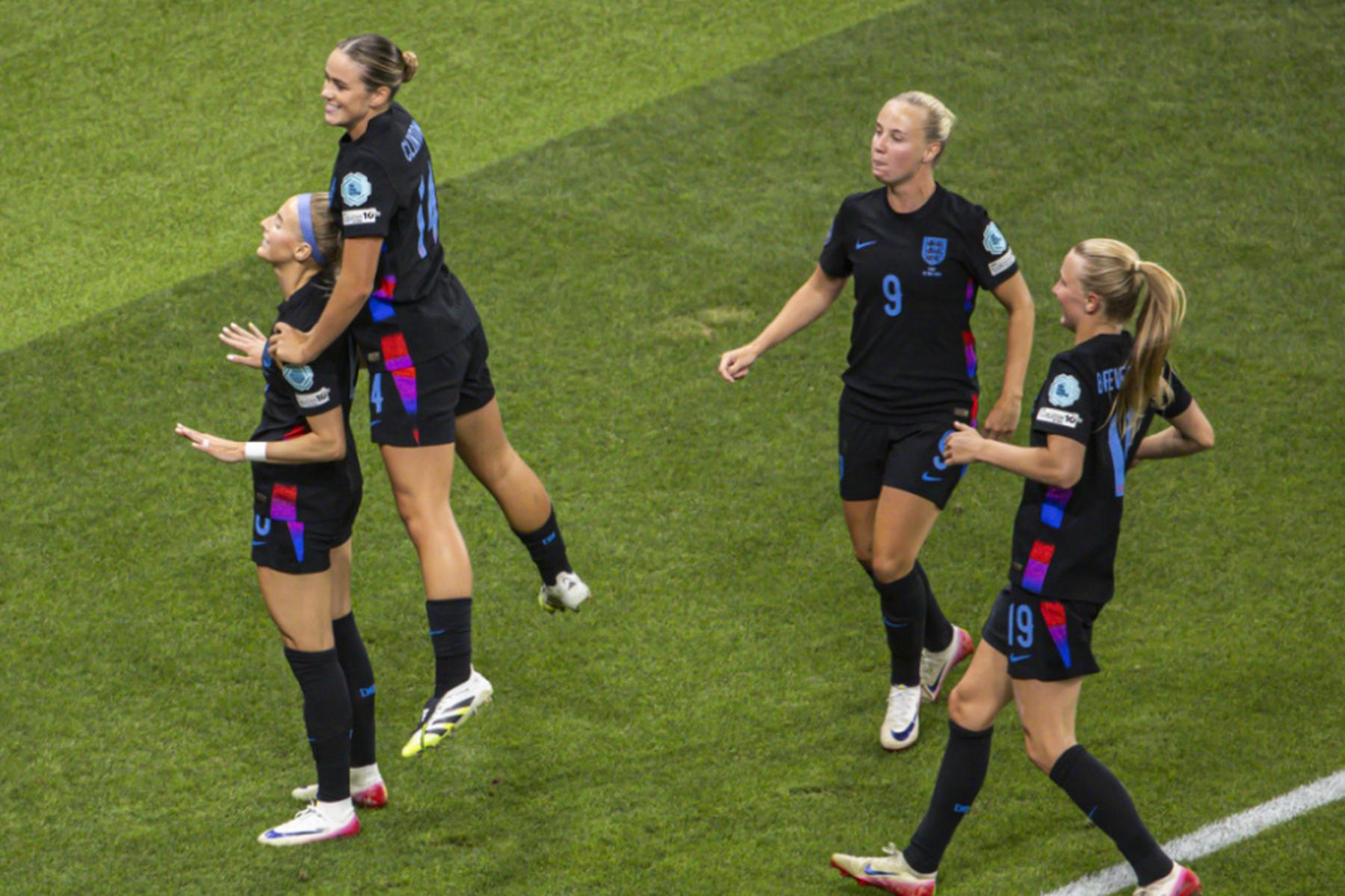 Genf: England im Finale - 2:1 n.V. gegen Italien