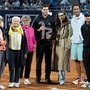 Thiem-Abschied mit Spezialtrophäe und Familie | Thiem-Abschied mit Spezialtrophäe und Familie