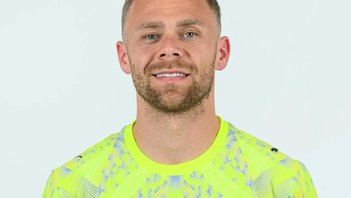 Rückennummer: 1
Geboren: 1. Februar 1996 in Salzburg
Aktueller Verein: Red Bull Salzburg
Vorige Vereine: Red Bull Salzburg (bis 2014), RB Leipzig (2014), SV Grödig (2015-2016), FAC (2016-2017), LASK (2017-2023)
25 Länderspiele