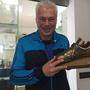 Toni Polster | Toni Polster daheim in Wien mit dem goldenen Schuh