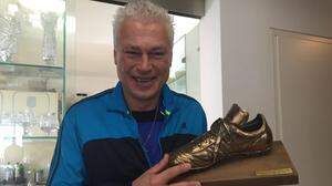 Toni Polster | Toni Polster daheim in Wien mit dem goldenen Schuh