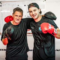 Marco Kasper beim Kickboxtraining mit Bernie Sussitz