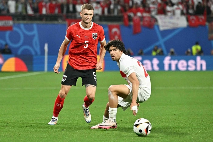 Stefan Posch: 4 | Beim 0:1 auch Teil der Ball-„Staffette“, danach Aktivposten im Team. Defensiv kompromisslos und oft Retter, offensiv oft mit Flanken und Antritten - vergab auch eine Schusschance im Strafraum. 