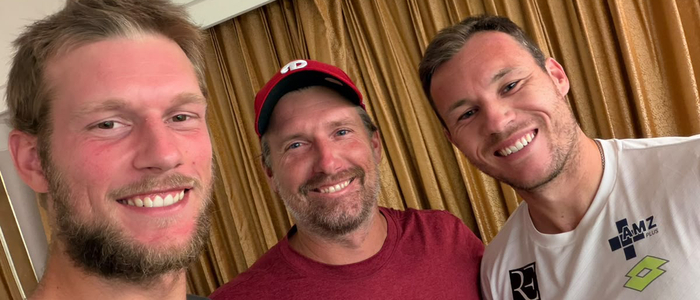 Neil Oberleitner, Coach Alex Peya und Lucas Miedler (von links)