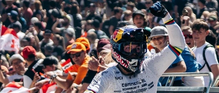 Valentina Höll im Zielraum von Leogang