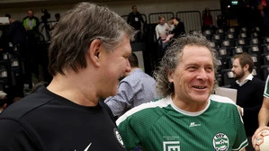 DSV-Präsident Dejan Stankovic beim Legendenturnier mit Hannes Reinmayr