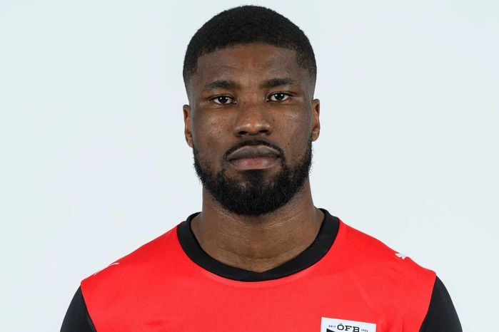 Rückennummer: 3
Geboren: 19. September 1998 in Voitsberg
Aktueller Verein: Tottenham
Vorige Vereine: FC Augsburg (2014-2019), Southampton (2019-2020), Fortuna Düsseldorf (2020-2021), RC Lens (2021-2025)
31 Länderspiele