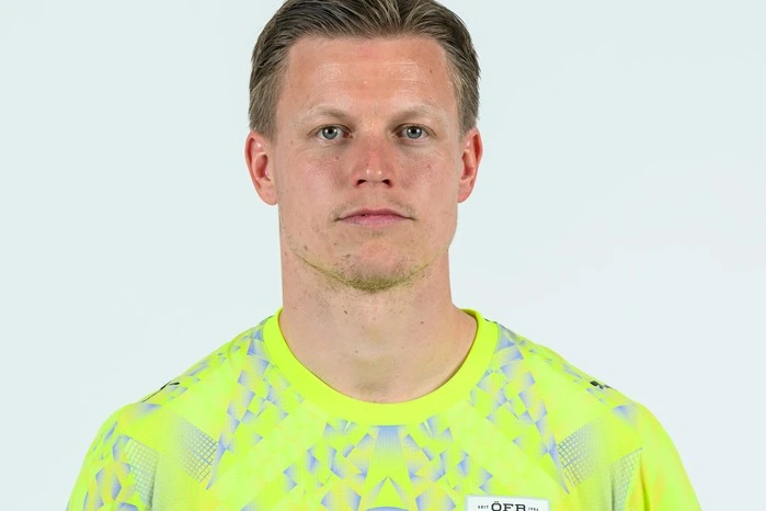 Rückennummer: 12
Geboren: 2. Jänner 1997 in Salzburg
Aktueller Verein: Bröndby IF
Vorige Vereine: Red Bull Salzburg (bis 2013), Austria Wien (2013-2022), Stade Reims (2022-2023), Bayer Leverkusen (2023)
18 Länderspiele