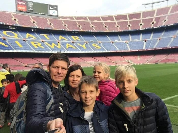 Oliver Glasner mit seiner Familie im Camp Nou
