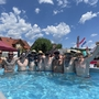 Flucht vor der Hitze in den Pool: Diese Vorarlberger sind gut ausgerüstet
