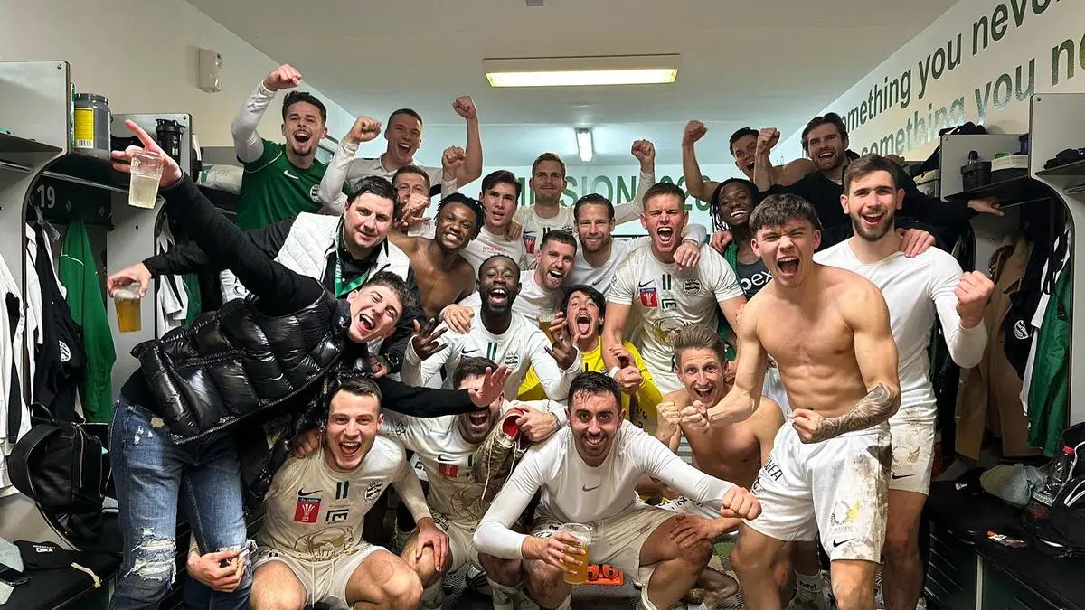 Kabinenparty nach Schlusspfiff - aber nur kurz