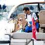 In Monaco half Ricciardo seiner Freundin aus dem Boot