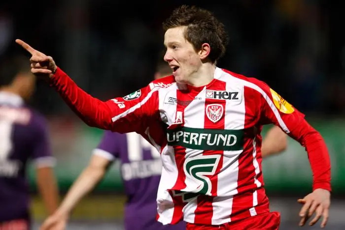 GEPA-14041041030 - KAPFENBERG,AUSTRIA,14.APR.10 - FUSSBALL - tipp3 Bundesliga powered by T-Mobile, KSV Superfund vs FK Austria Wien. Bild zeigt den Jubel von Michael Gregoritsch (Kapfenberg). Foto: GEPA pictures/ Wolfgang Grebien