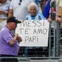 Sie ist wohl eine der ältesten Fans von Superstar Lionel Messi
