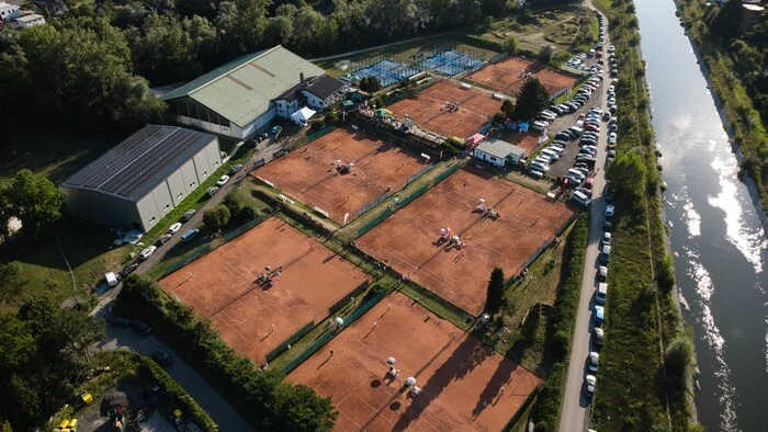 Die Spielerinnen und Spieler fanden auf den Brucker Tennisplätzen ideale Bedingungen vor