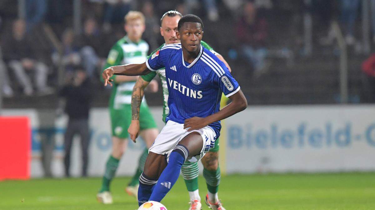 Nelson Amadin im Dress von Schalke II