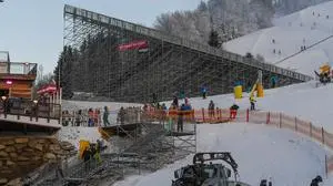 Die Aufbauarbeiten in Schladming laufen