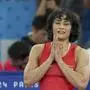 Paris Olympics: Wrestling Paris: India s Vinesh Phogat celebrates after winning her Women s Freestyle 50kg semi-final wrestling match against Cuba s Yusneylys Guzman Lopez at the 2024 Summer Olympics, in Paris, France, Tuesday, Aug. 6, 2024. PTI Photo/Ravi Choudhary PTI08_06_2024_000523A Paris India PUBLICATIONxNOTxINxIND Copyright: x-x PTI08_06_2024_000523A