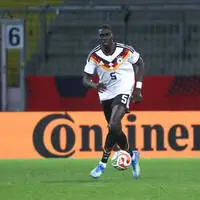 Joshua Quarshie verstärkt die Abwehr des SK Sturm