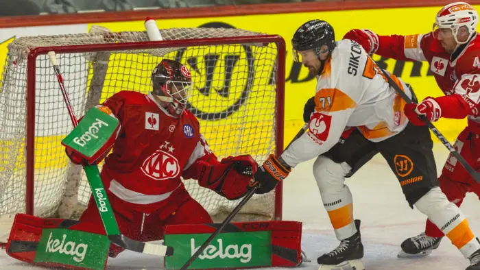 Goalie Patrick Müller konnte bei seinem KAC-Debüt 27 Schüsse auf sein Tor
abwehren