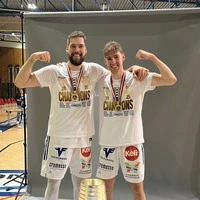 Daniel Köppel (li.) und Florian Köppel sind mit Oberwart wieder Meister
