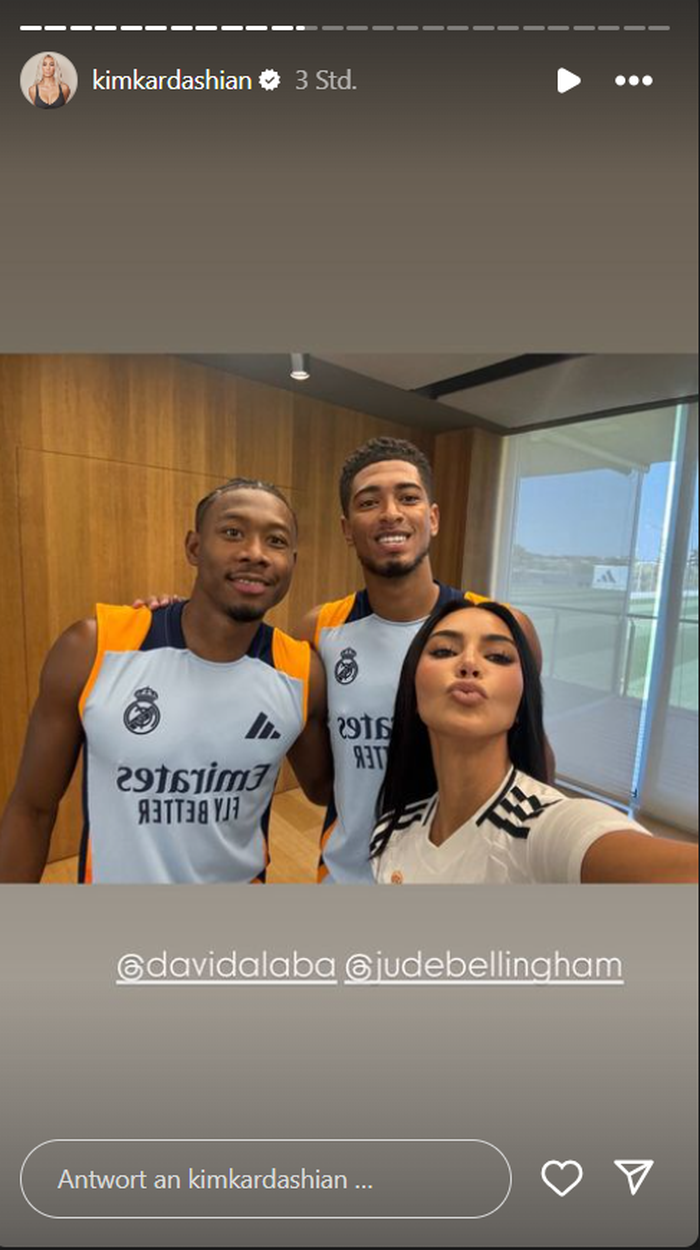 Prominentes Selfie: David Alaba (links), Jude Bellingham und Kim Kardashian