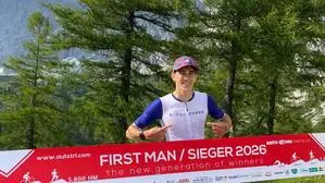 Johannes Ebner feierte den Sieg bei der Talstation der Dachstein-Bahn