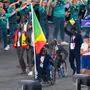 Kugelstoßerin Mireille Nganga und Sprinter Emmanuel Grace Mouambako waren die Fahnenträger bei der Eröffnungsfeier der Paralympics