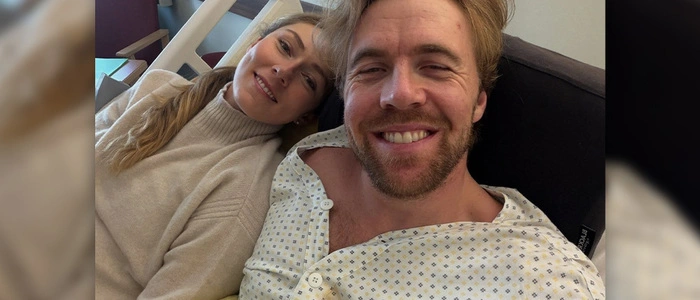 Aleksander Kilde mit seiner Verlobten Mikaela Shiffrin am Krankenbett