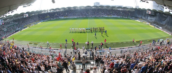 Innenansicht der Fußballstadions Graz-Liebenau